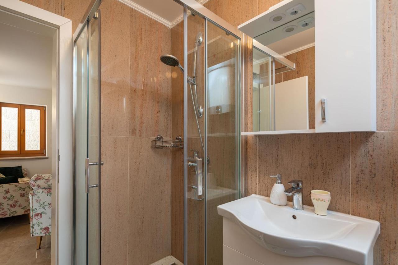 Luxury Stone Villa Nevija 2022 Private Villa 밀나 외부 사진