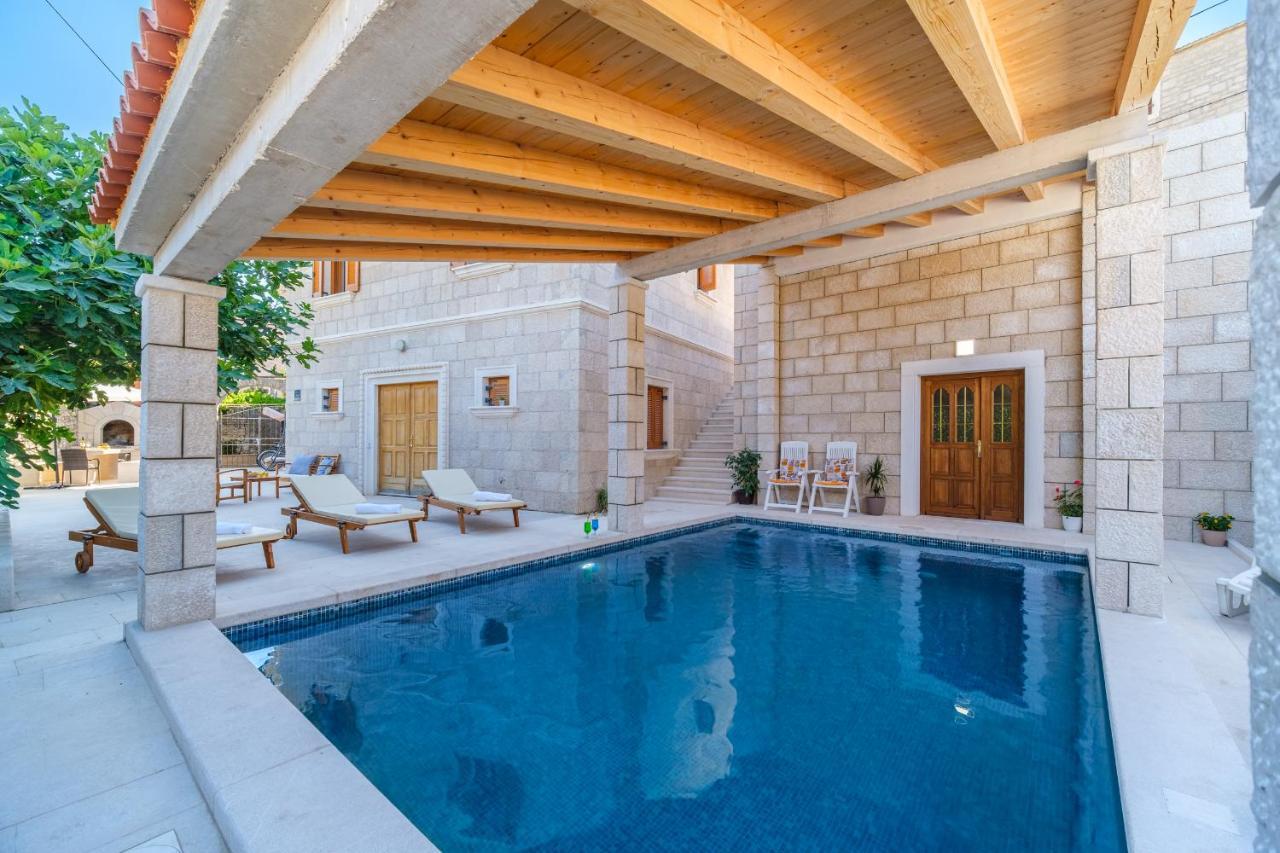 Luxury Stone Villa Nevija 2022 Private Villa 밀나 외부 사진