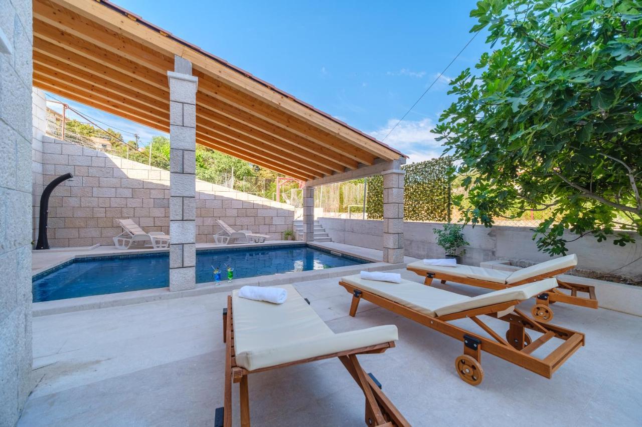 Luxury Stone Villa Nevija 2022 Private Villa 밀나 외부 사진